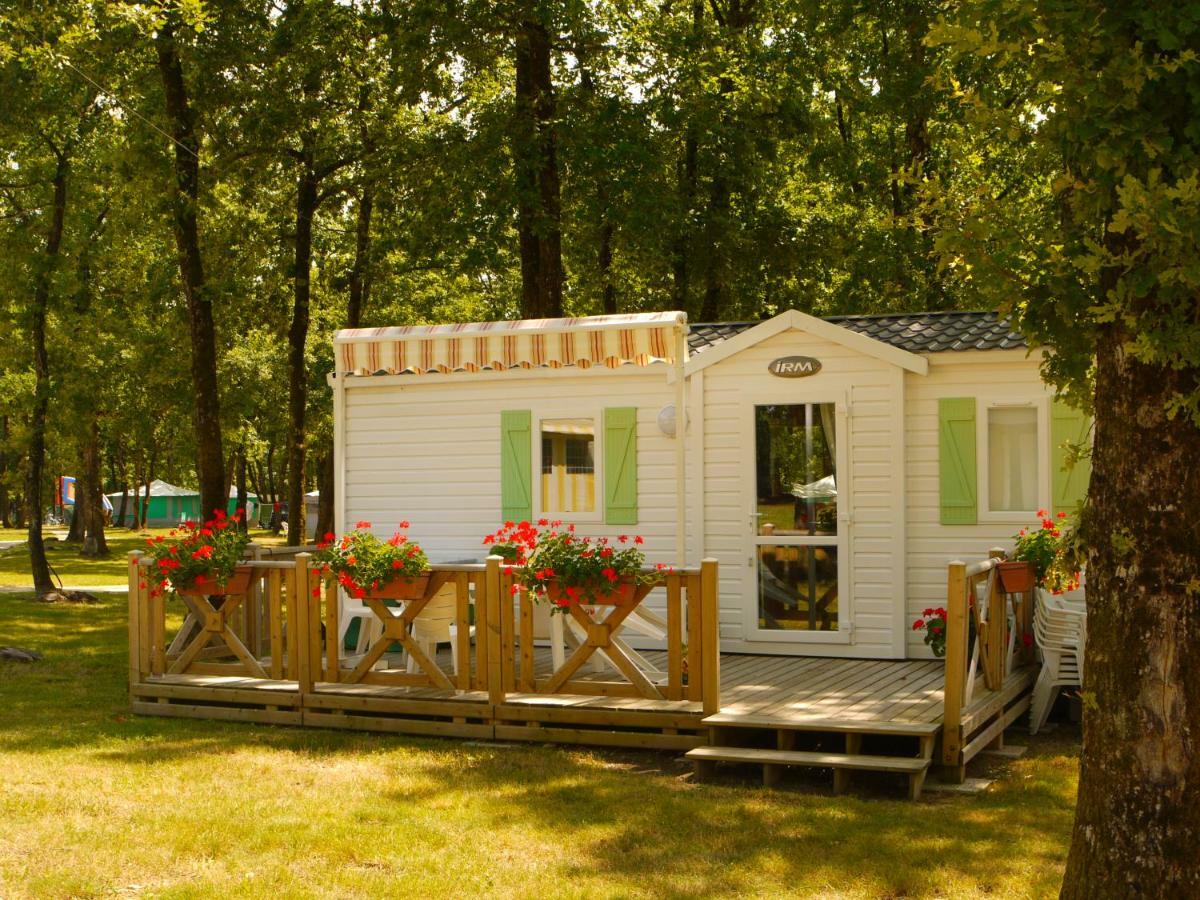 Camping Les Petites Minaudieres Hotel Saint-Sauveur  Exterior foto