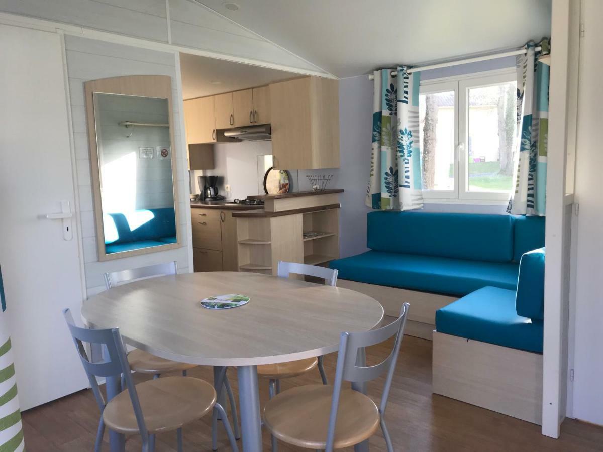 Camping Les Petites Minaudieres Hotel Saint-Sauveur  Exterior foto